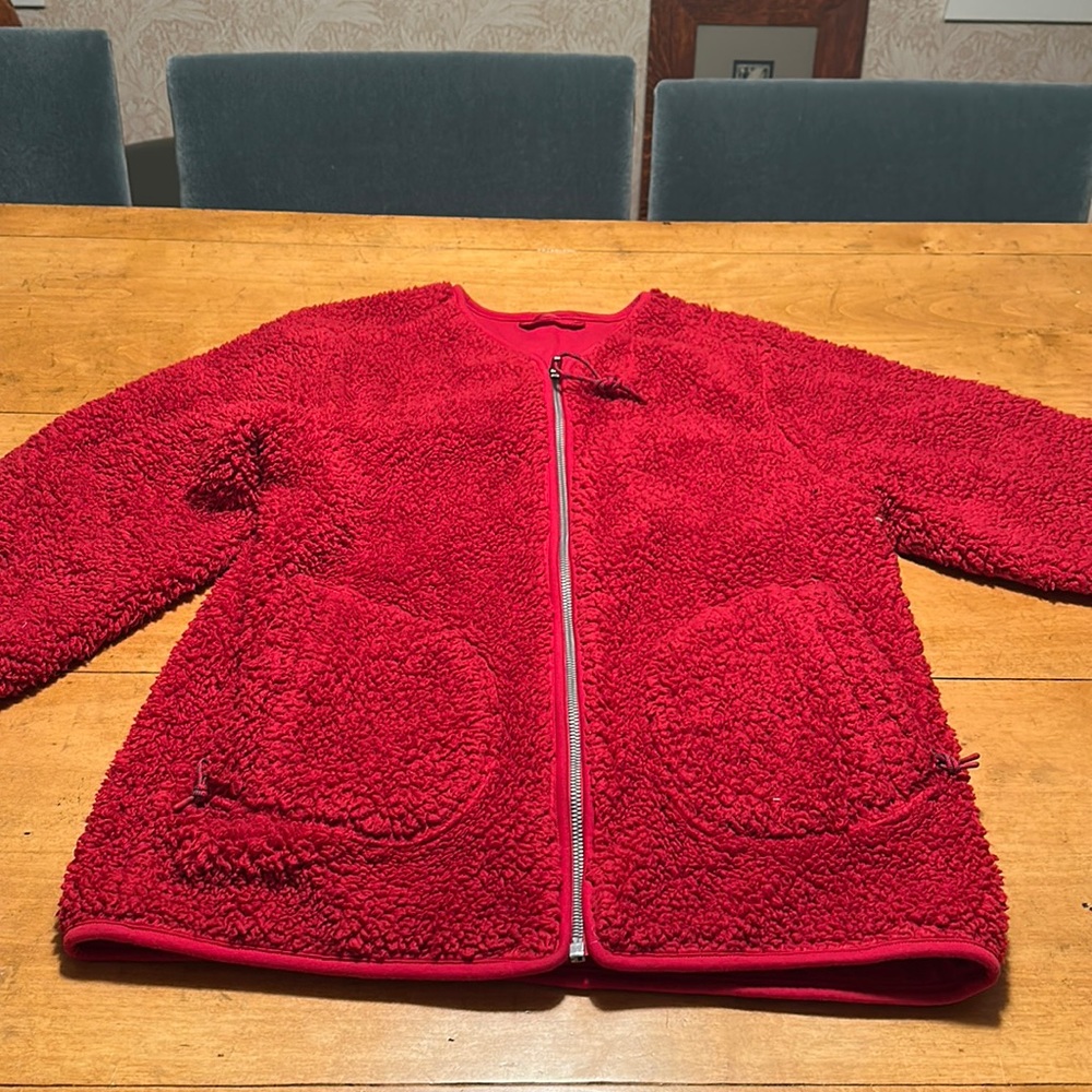 Excellent condition Lululemon fuzzy red box jacket size 10.